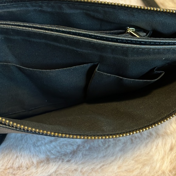 NWOT VEGAN PURSE LEATHER LOOK. BLACK - Picture 5 of 7